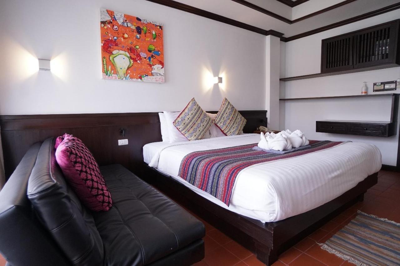 Baan Huenphen Boutique Hotel Chiang Mai Rum bild