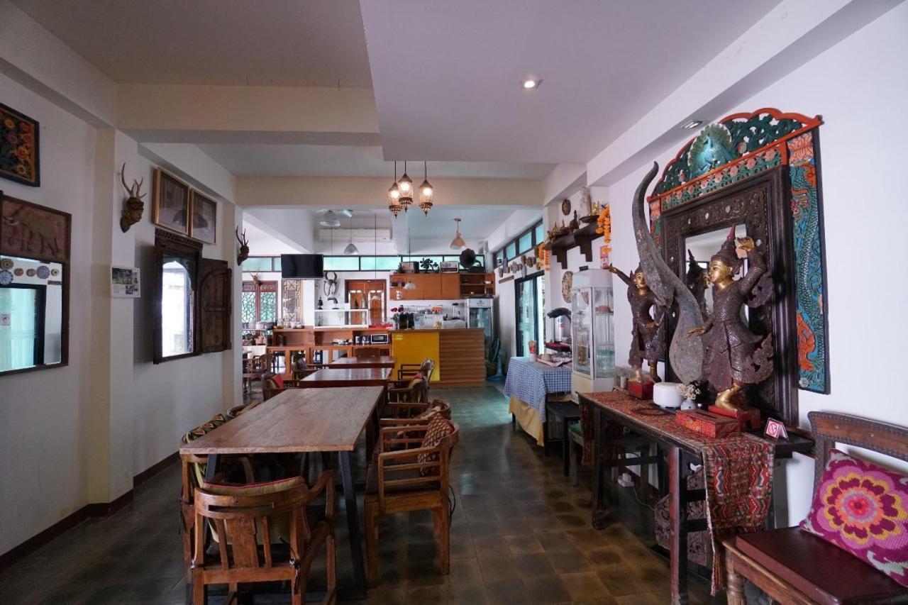 Baan Huenphen Boutique Hotel Chiang Mai Exteriör bild