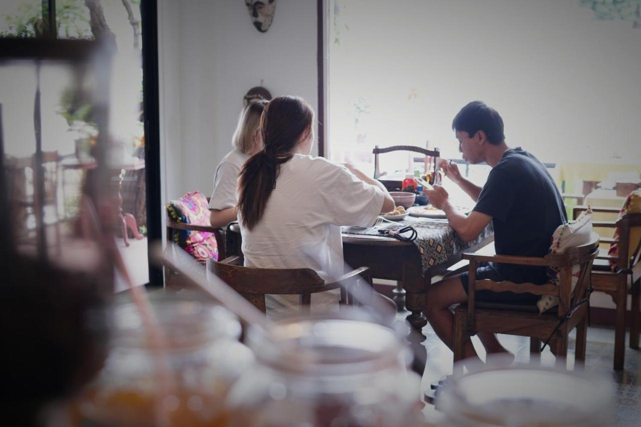 Baan Huenphen Boutique Hotel Chiang Mai Exteriör bild